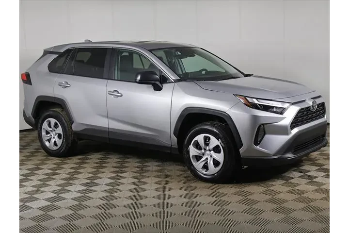 $25939 : Toyota RAV4 2024 AWD LE 4dr image 2