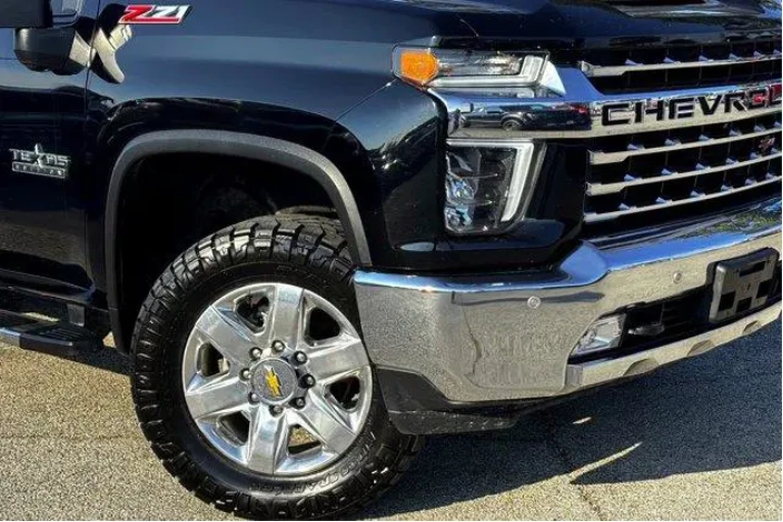 $39977 : Chevrolet Silverado 2500HD 2 image 3