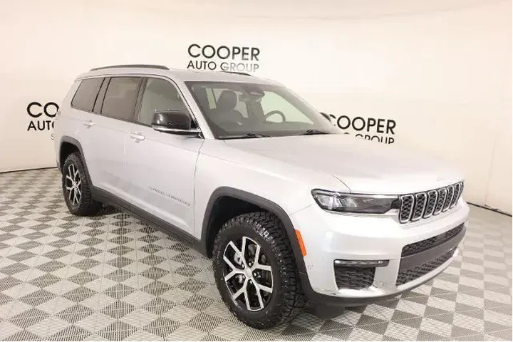 $29732 : Jeep Grand Cherokee L 2024 4 image 1