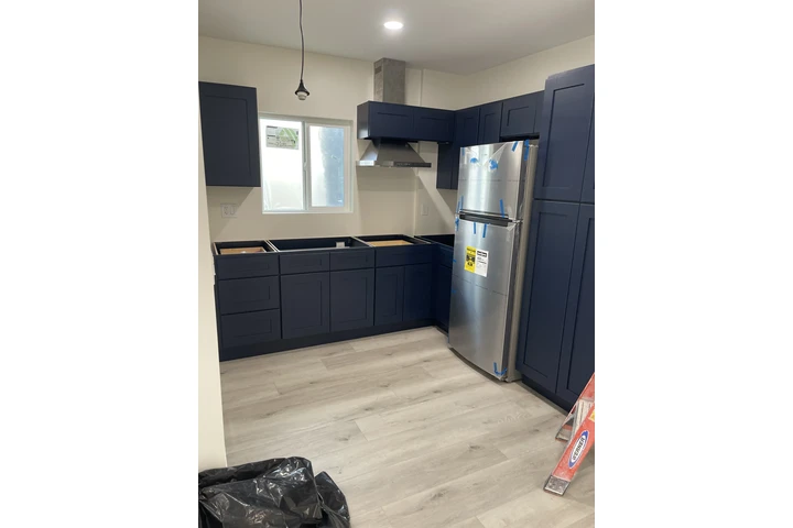 $1500 : Estudio image 2