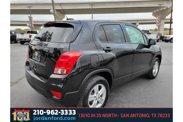 $11975 : Chevrolet Trax 2022 AWD LS 4 image 5