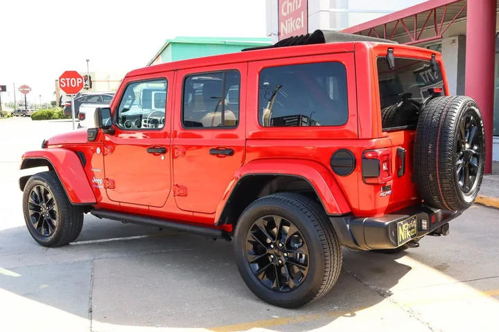 $29587 : 2021 Wrangler 4xe Unlimited S image 6