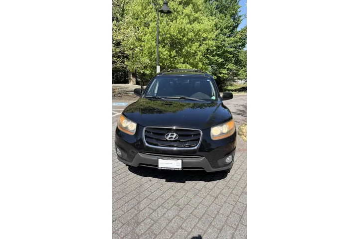 $3800 : 2011 Santa Fe Limited image 3