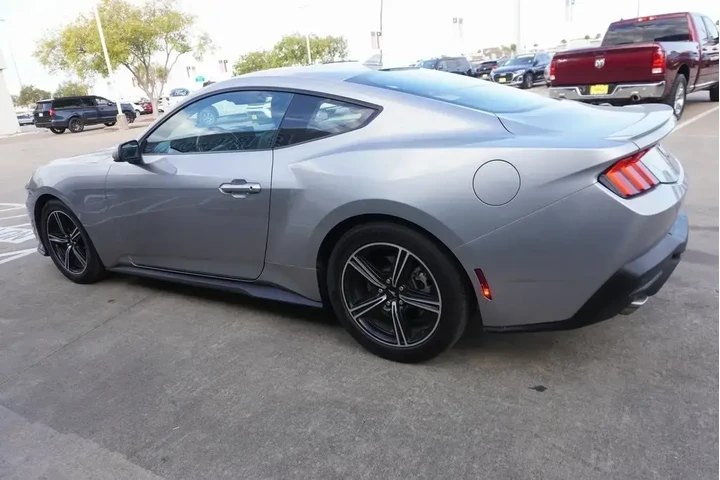 $31988 : Ford Mustang 2024 EcoBoost P image 5