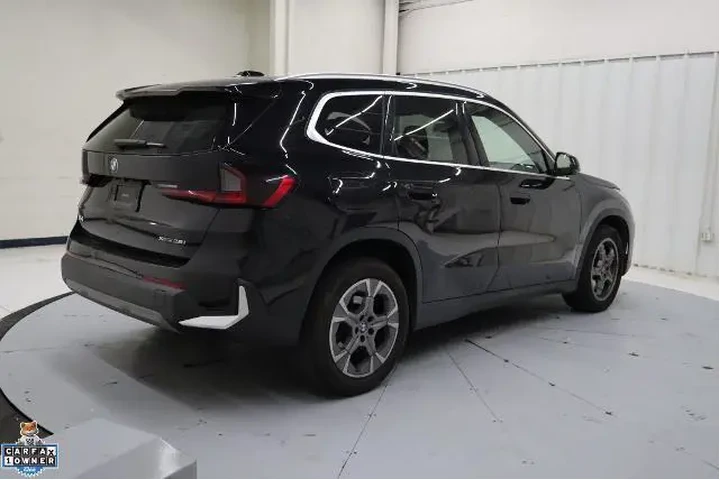 $29433 : BMW X1 2023 AWD xDrive28i 4d image 4