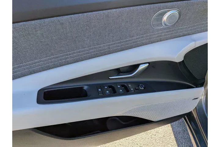 $29977 : Hyundai ELANTRA Hybrid 2025 image 8