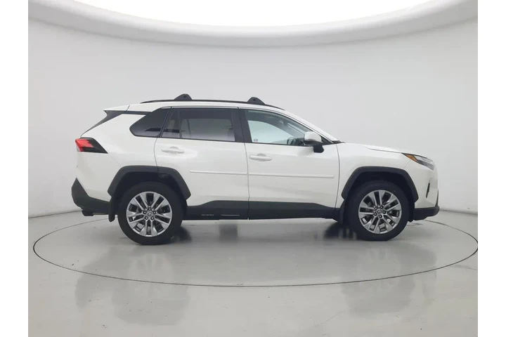 $30998 : Toyota RAV4 2022 XLE Premium image 7