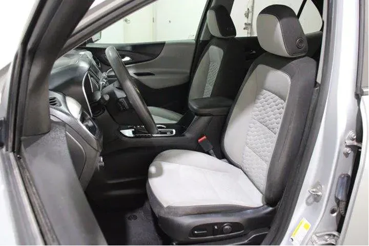 $16998 : Chevrolet Equinox 2020 LS 4d image 5