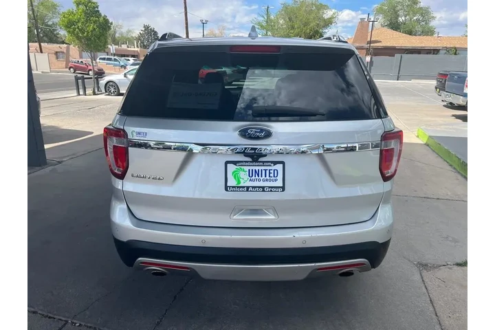 2017 Explorer Limited FWD image 6
