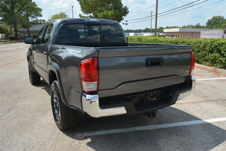 2016 Tacoma TRD Off-Road image 9