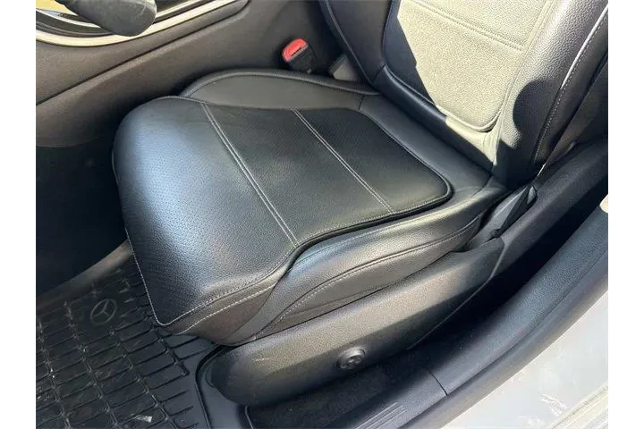 $32629 : Mercedes-Benz C-Class 2022 C image 10