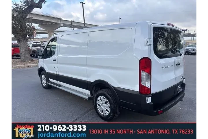 $33580 : Ford Transit 2024 250 3dr SW image 4
