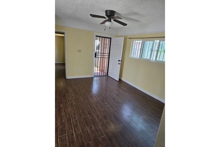 $2000 : 🏡 Casa en Renta image 4