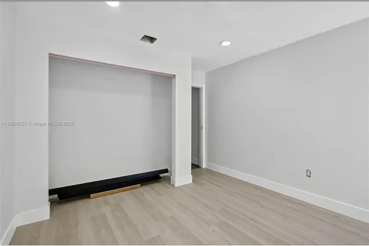 $1700 : 3 accesorios de baño, incluido image 1