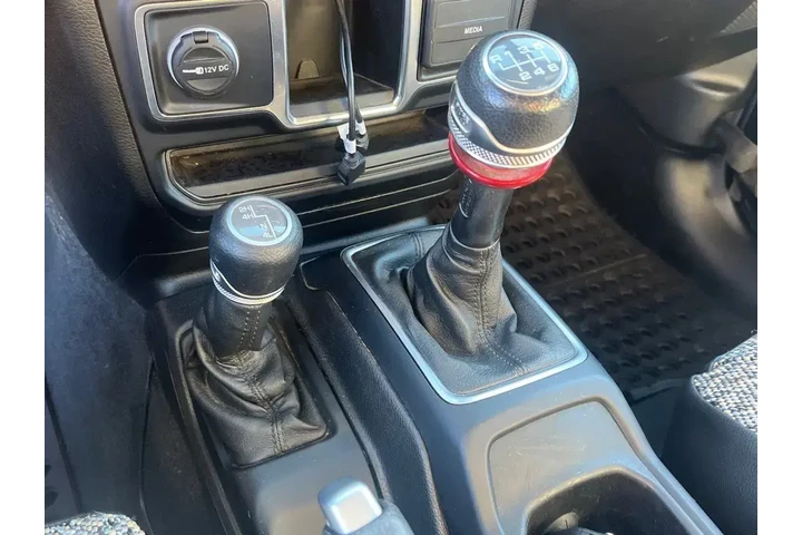 $27992 : Jeep Wrangler 2019 4x4 Sport image 10