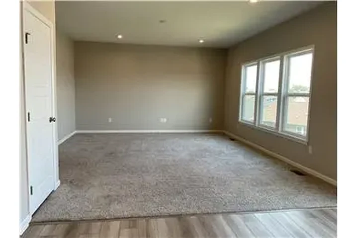 $2695 : Rental property with 3 bedro image 5