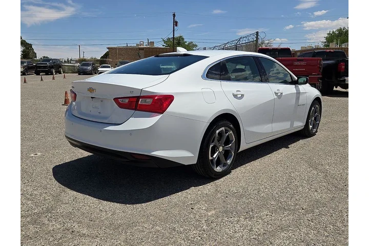 $20350 : Chevrolet Malibu 2024 LT 4dr image 5