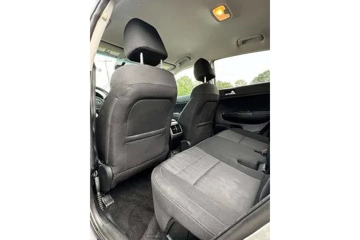 $8995 : Kia Sportage 2019 AWD LX 4dr image 9