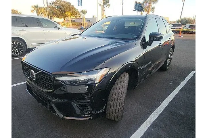 $30841 : Volvo XC60 2023 B5 Plus Dark image 3