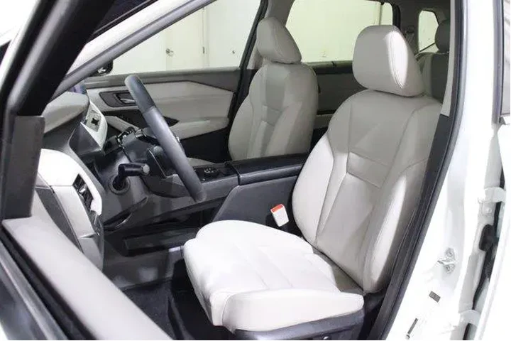 $37998 : Nissan Rogue 2025 AWD SL 4dr image 5