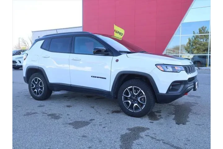 $23677 : Jeep Compass 2025 4x4 Trailh image 2