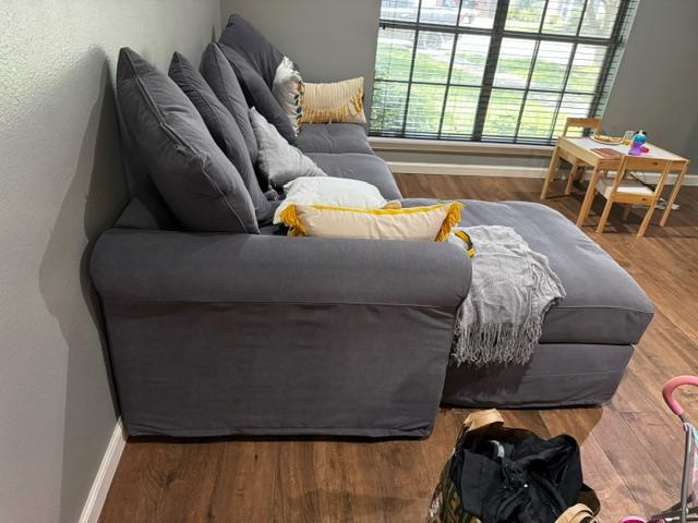 $400 : L-Shaped Sectional Sofa / Sofa image 3