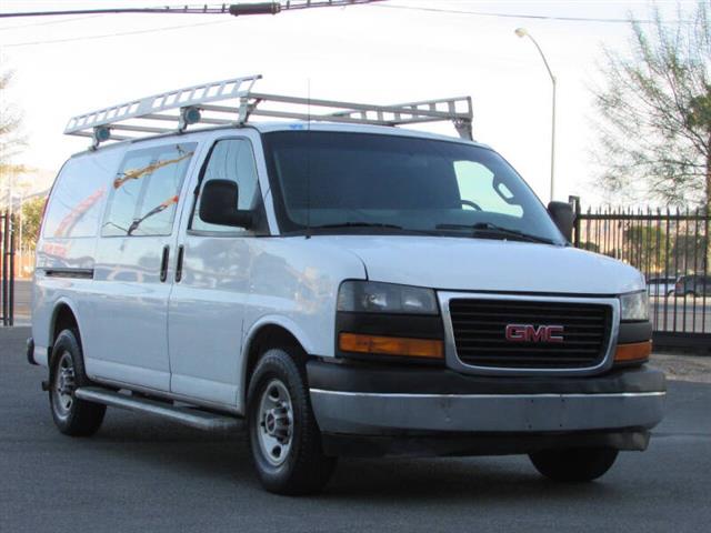 $11995 : 2018 GMC Savana 2500 image 2