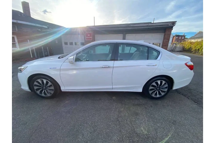2015 Accord Hybrid image 5