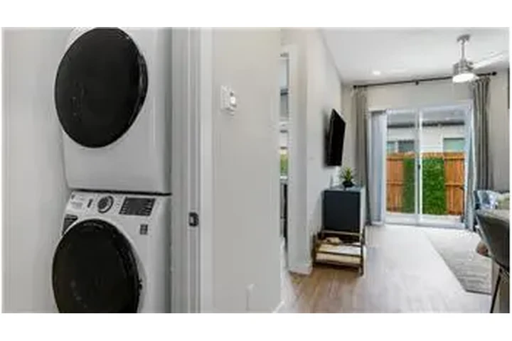 $1904 : Rental property with 2 bedro image 8