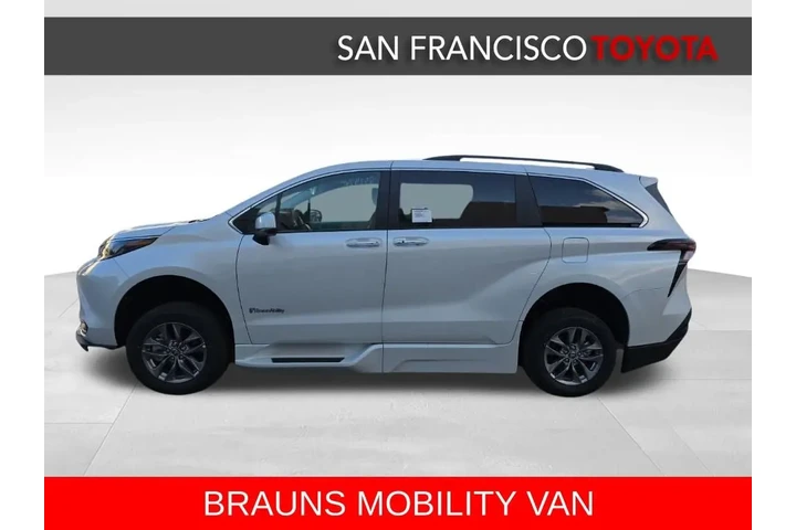 $89888 : 2026 Sienna XLE 8 Passenger image 2