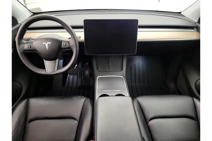 $31998 : Tesla Model Y 2022 AWD Long image 9