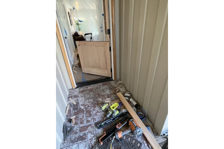 Interior/exterior/registered image 6