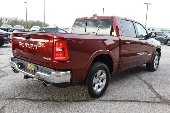 $40587 : 2025 1500 Big Horn 4x4 Crew C image 4