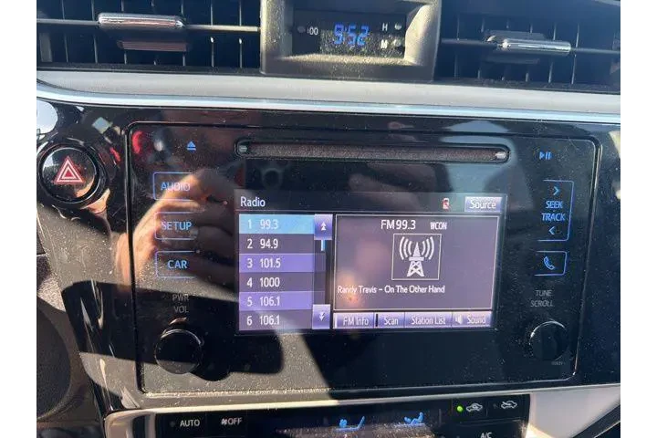 $17992 : Toyota Corolla 2018 SE 4dr S image 10