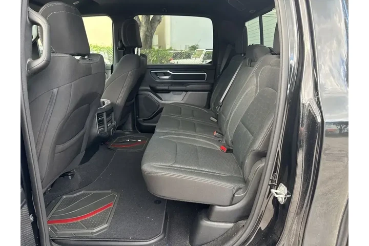 $37635 : Ram 1500 2025 4x2 Big Horn 4 image 6