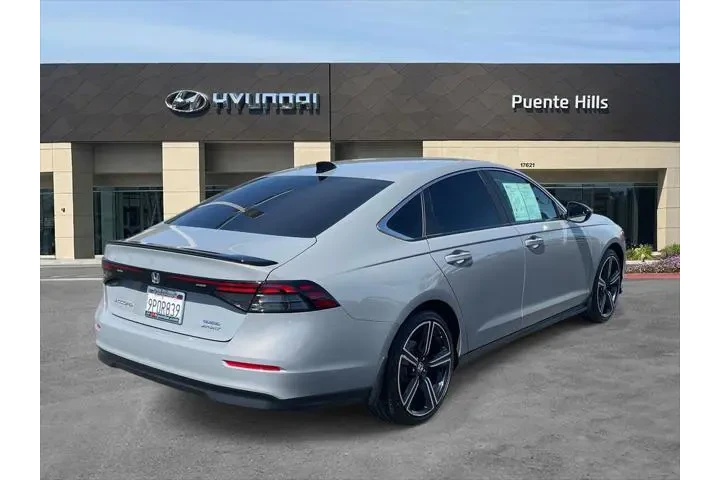 $29998 : Honda Accord Hybrid 2024 Spo image 4