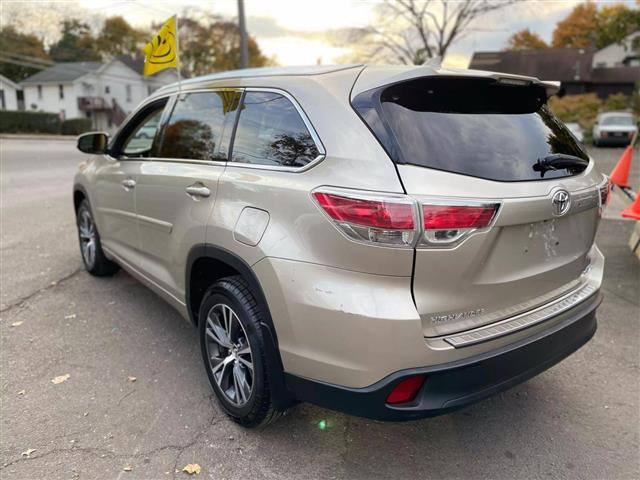 $19900 : 2016 TOYOTA HIGHLANDER2016 TO image 6