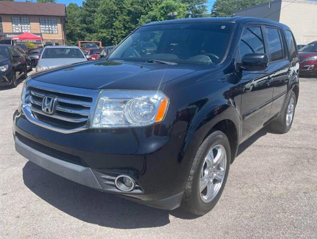 $7900 : 2014 Pilot EX image 2