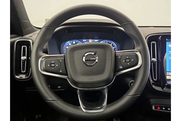 $27998 : Volvo XC40 2022 AWD T5 R-Des image 10