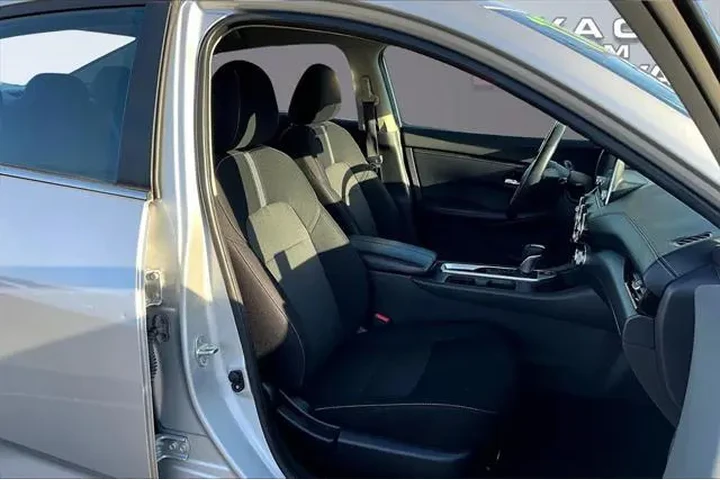 $15998 : Nissan Sentra 2021 SV 4dr Se image 7