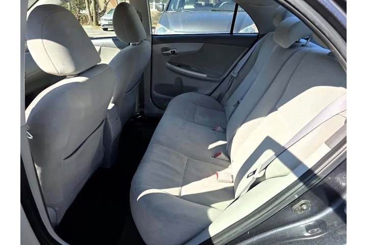 $6900 : 2010 Corolla Base 5-Speed MT image 2