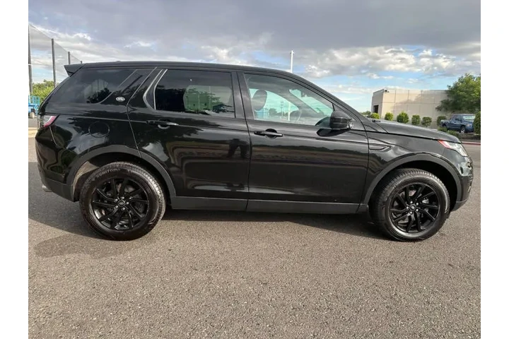 $13495 : 2016 Land Rover Discovery Spo image 6