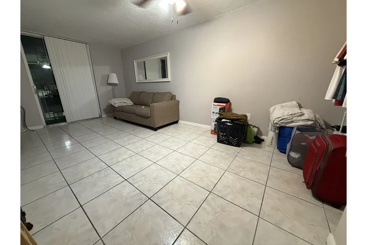 $900 : Renta en Brickell image 2