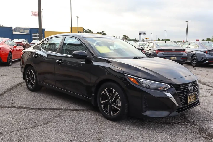 $18488 : 2024 Sentra SV CVT image 3
