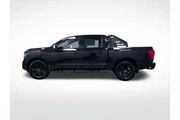 $39995 : Nissan Titan 2023 4x4 SV 4dr thumbnail