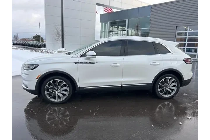 $31825 : Lincoln Nautilus 2023 AWD Re image 8