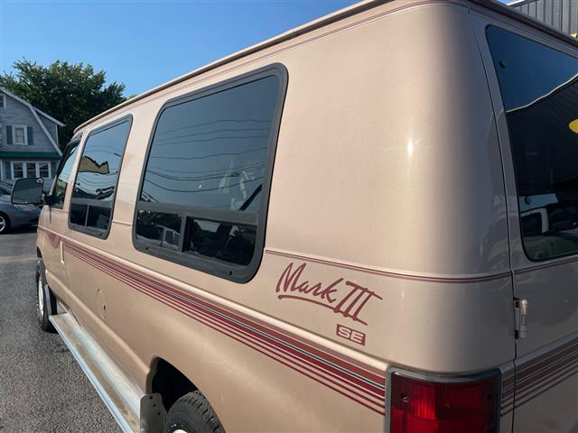 $8900 : 1996 Econoline image 10