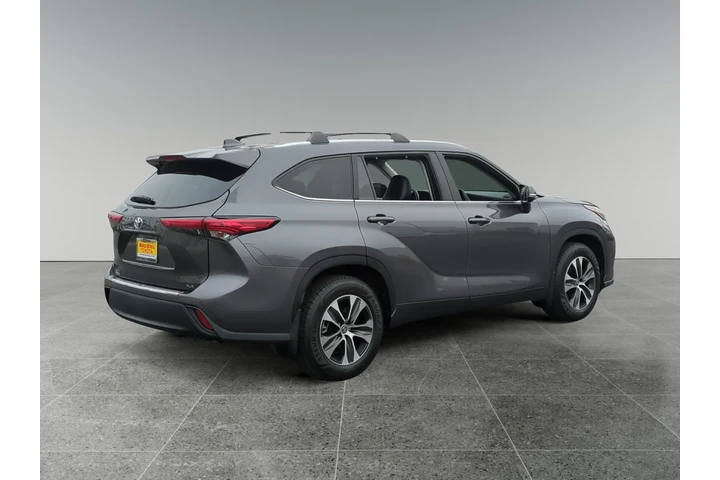$36250 : Toyota Highlander 2022 XLE 4 image 5