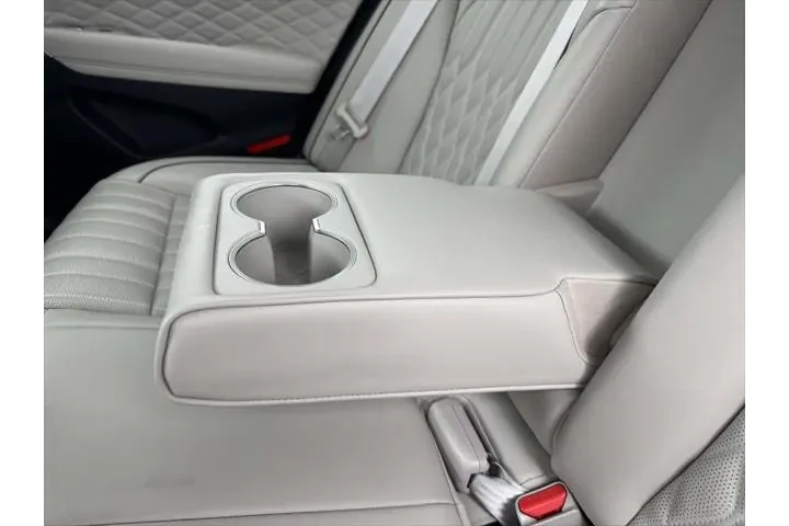 $22950 : Genesis G70 2021 AWD 2.0T 4d image 10