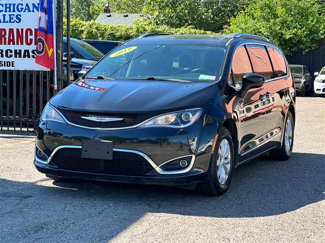 $14999 : 2019 Pacifica image 2